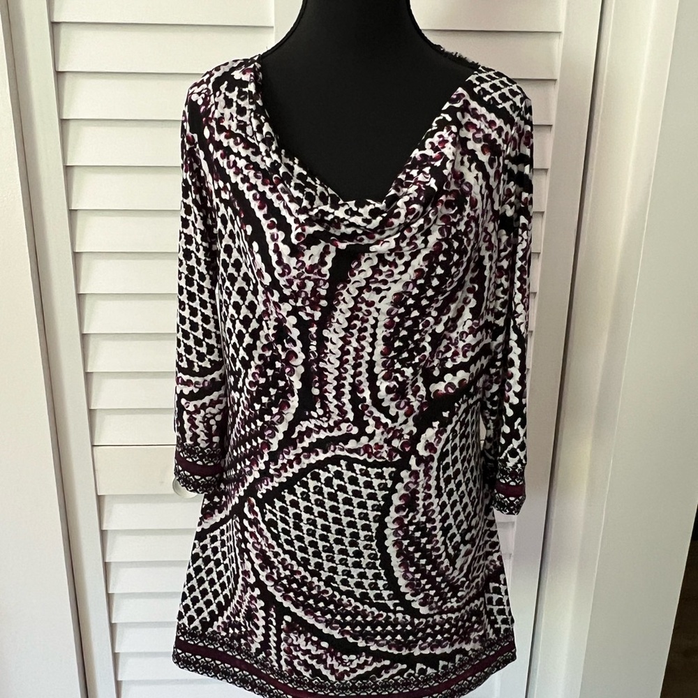 White House Black Market Graphic Black and White 3/4 Sleeve Blouse